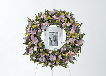 Portrait Standing Wreath